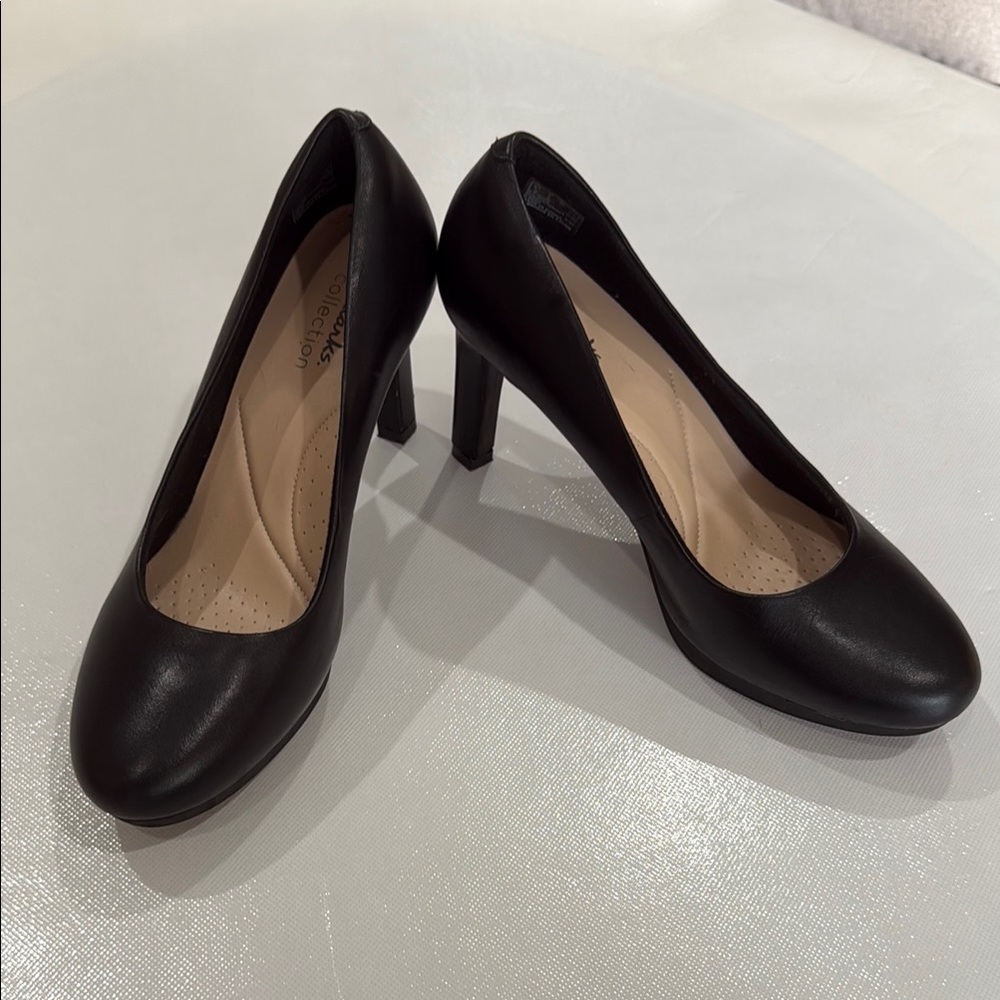 Clarks Comfort Collection Ambyr Joy Black Women's Heels size 8M